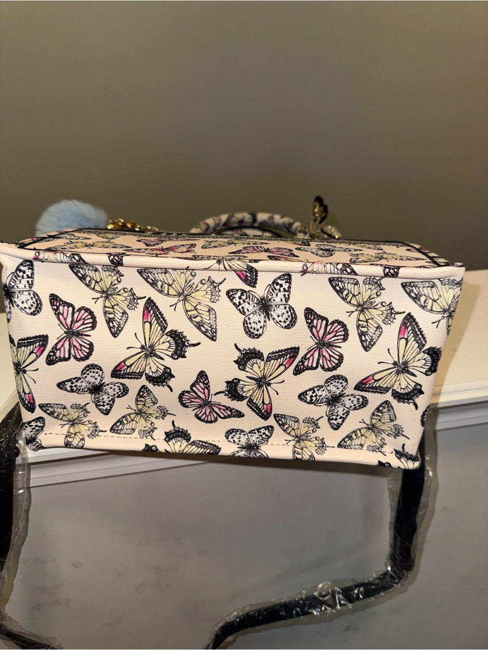 Butterfly Tote - Picture 4 of 7